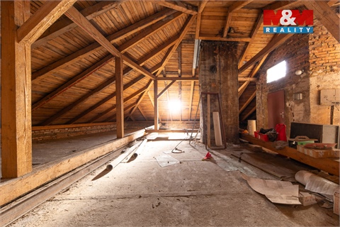 Prodej rodinného domu, 411 m² - 10