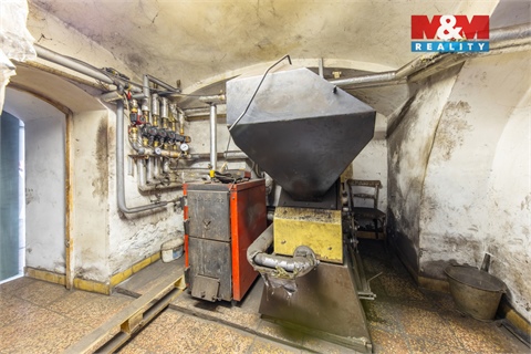 Prodej rodinného domu, 411 m² 14