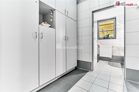 Prodej rodinného domu, 296 m² - 12