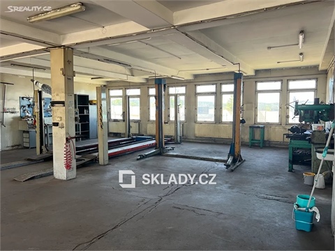 Pronájem výrobního objektu, 300 m² 0