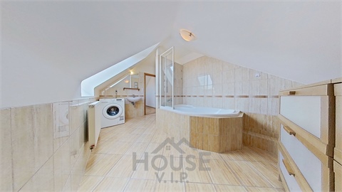 Prodej bytu 2+1, 57 m² 24