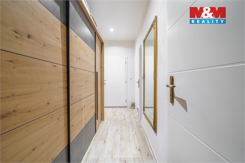 Prodej bytu 2+1, 77 m² 8