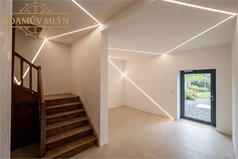 Prodej rodinného domu, 670 m² - 0