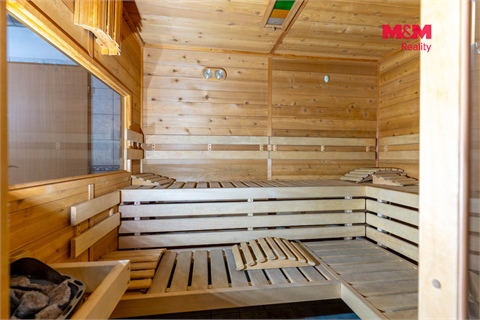 Prodej obchodních prostor, 305 m² - 0