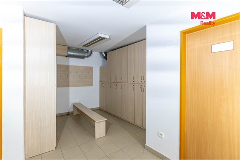 Prodej obchodních prostor, 305 m² 10