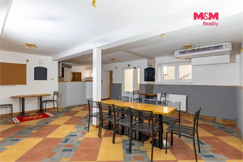 Prodej obchodních prostor, 305 m² 4