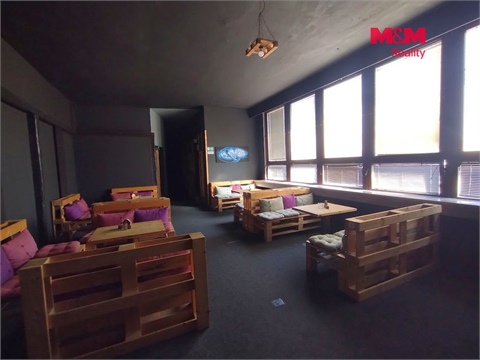 Pronájem obchodních prostor, 582 m² 2