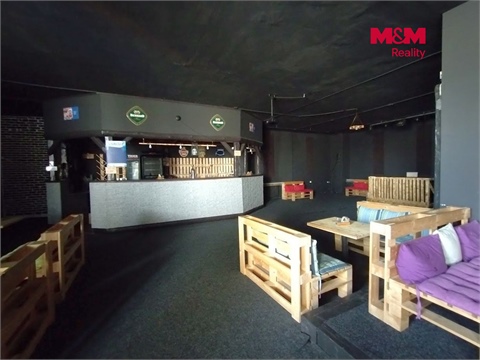 Pronájem obchodních prostor, 582 m² - 0