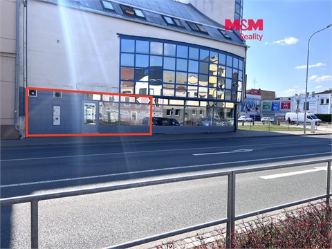Pronájem obchodních prostor, 210 m² 0