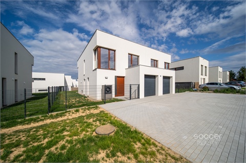 Pronájem rodinného domu, 171 m² - 0