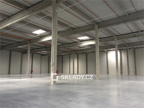 Pronájem skladu / haly, 1 700 m² - 0