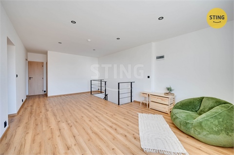 Prodej rodinného domu, 227 m² 12