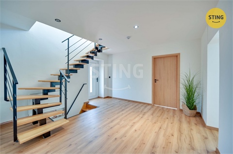 Prodej rodinného domu, 227 m² - 10
