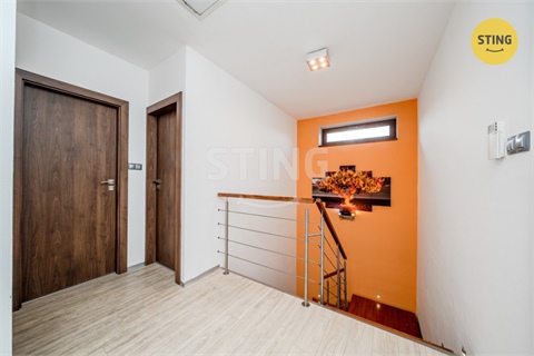 Prodej rodinného domu, 209 m² 8
