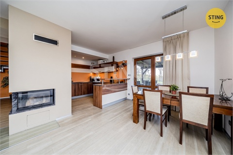 Prodej rodinného domu, 209 m² - 2