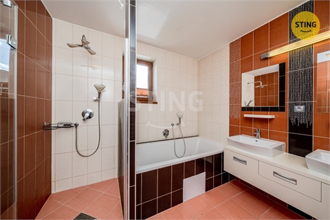 Prodej rodinného domu, 209 m² - 12