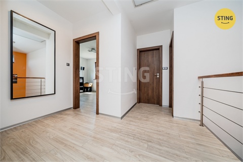 Prodej rodinného domu, 209 m² - 14