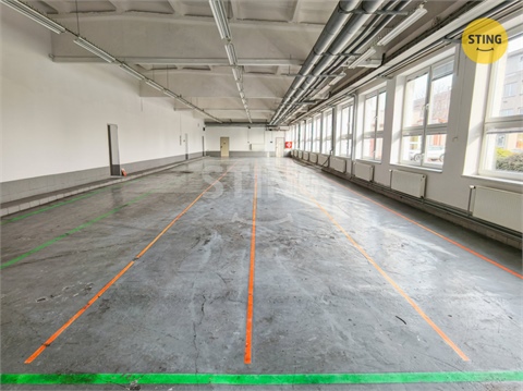 Pronájem skladu / haly, 600 m² - 0