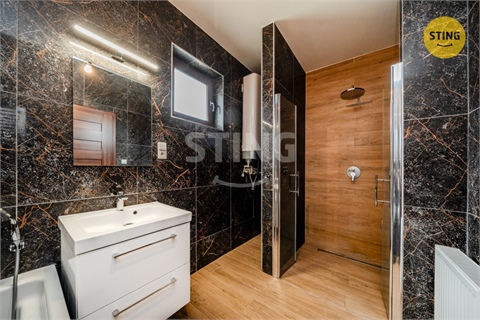 Prodej rodinného domu, 220 m² 12