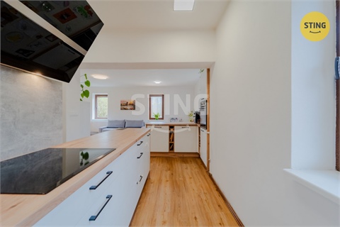 Prodej rodinného domu, 219 m² 8