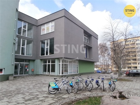 Pronájem obchodních prostor, 240 m² 0