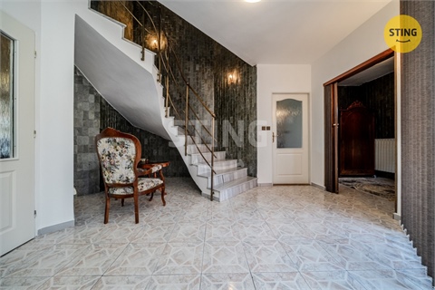 Prodej rodinného domu, 249 m² 2