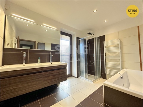 Pronájem rodinného domu, 230 m² - 8