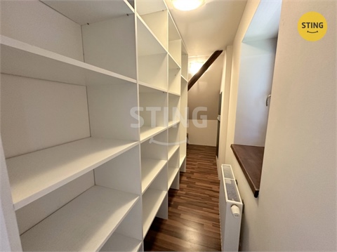 Pronájem rodinného domu, 230 m² 16