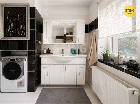 Prodej rodinného domu, 420 m² - 20