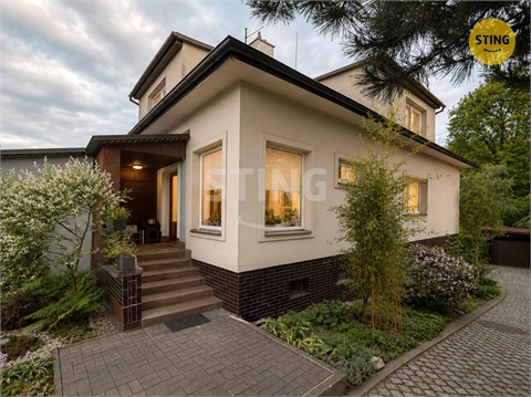 Prodej rodinného domu, 420 m² - 0
