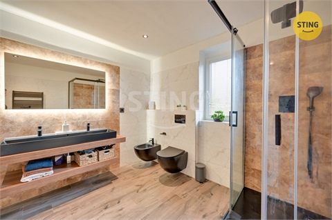 Prodej rodinného domu, 200 m² 14