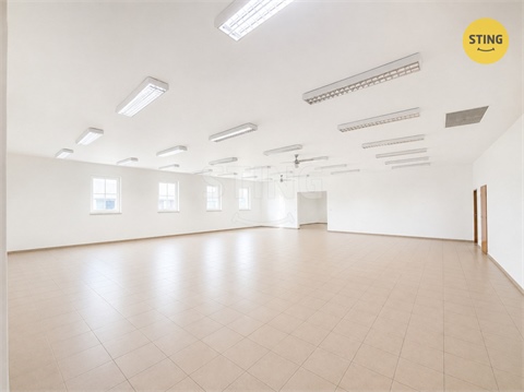 Pronájem obchodních prostor, 150 m² 2