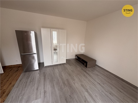 Pronájem bytu 1kk, 29 m² - 0