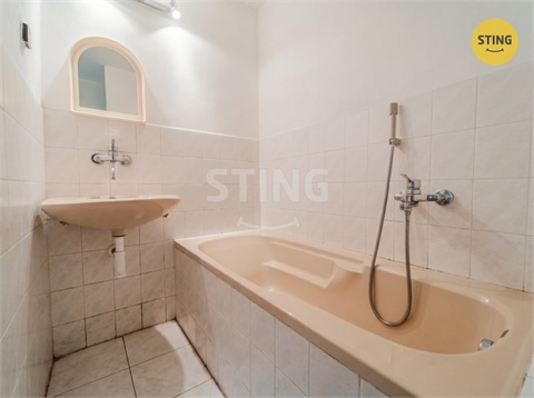 Prodej rodinného domu, 200 m² 8