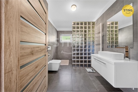 Prodej rodinného domu, 250 m² - 8