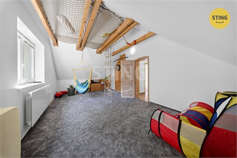 Prodej rodinného domu, 250 m² 8