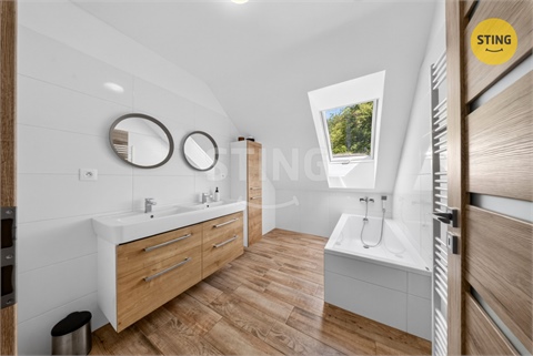 Prodej rodinného domu, 250 m² 10