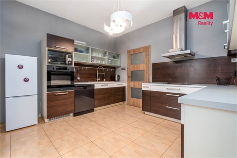 Prodej rodinného domu, 187 m² - 6