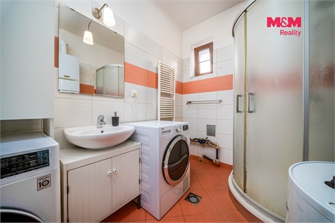 Prodej rodinného domu, 187 m² - 20