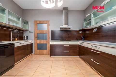 Prodej rodinného domu, 187 m² 8