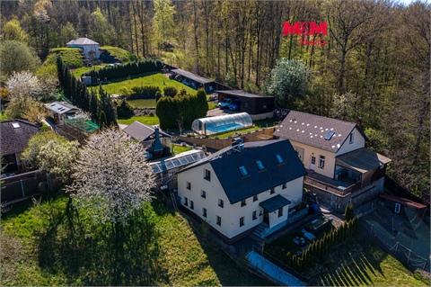 Prodej rodinného domu, 196 m² 0