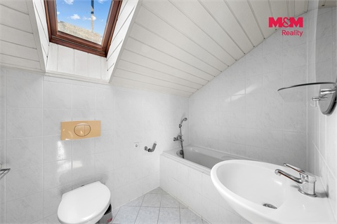 Prodej rodinného domu, 196 m² 8