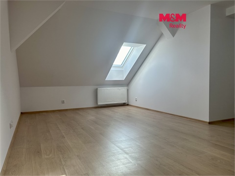 Pronájem bytu 3kk, 100 m² 0