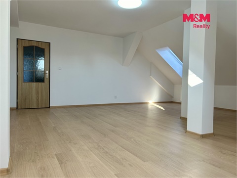 Pronájem bytu 3kk, 100 m² 10