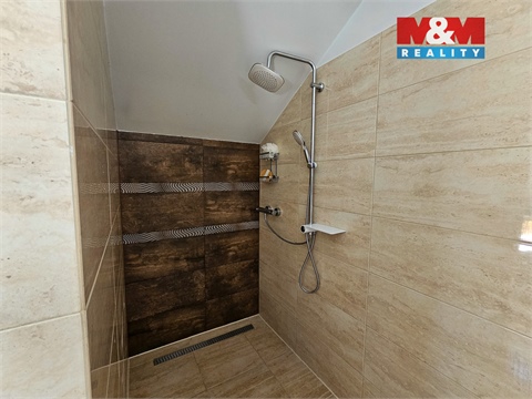 Prodej rodinného domu, 250 m² 24