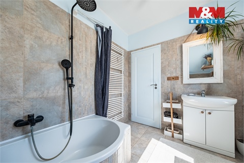 Prodej rodinného domu, 120 m² - 10