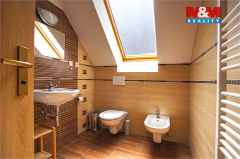 Prodej rodinného domu, 400 m² - 24