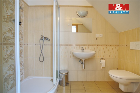 Prodej rodinného domu, 400 m² 24