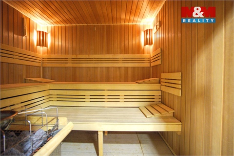 Prodej rodinného domu, 400 m² 10