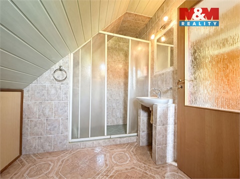 Prodej rodinného domu, 200 m² - 16